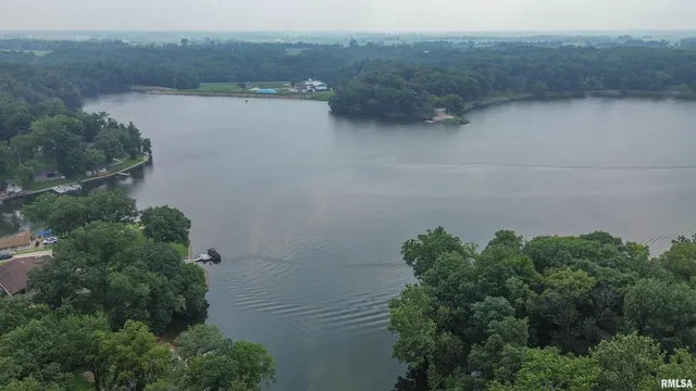 $180,000 | 24948 East Barker Drive, Canton, IL 61520