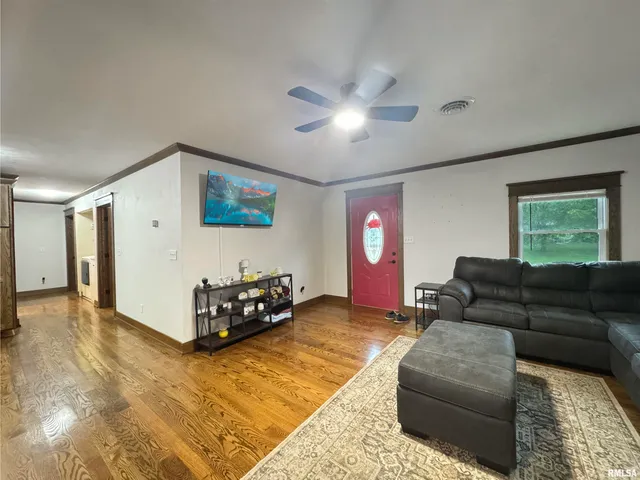 $180,000 | 24948 East Barker Drive, Canton, IL 61520