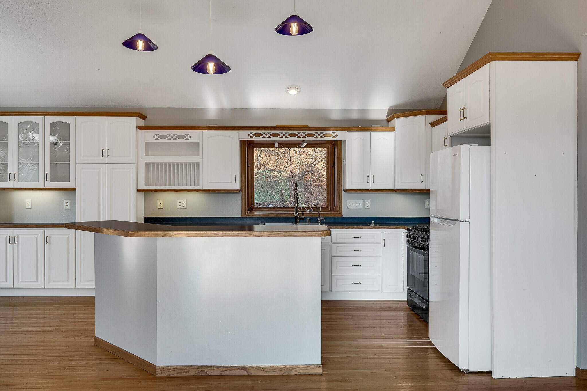 3223 Ebner Coulee Road Shelby, WI 54601 - Photo 13 of 40 Kitchen