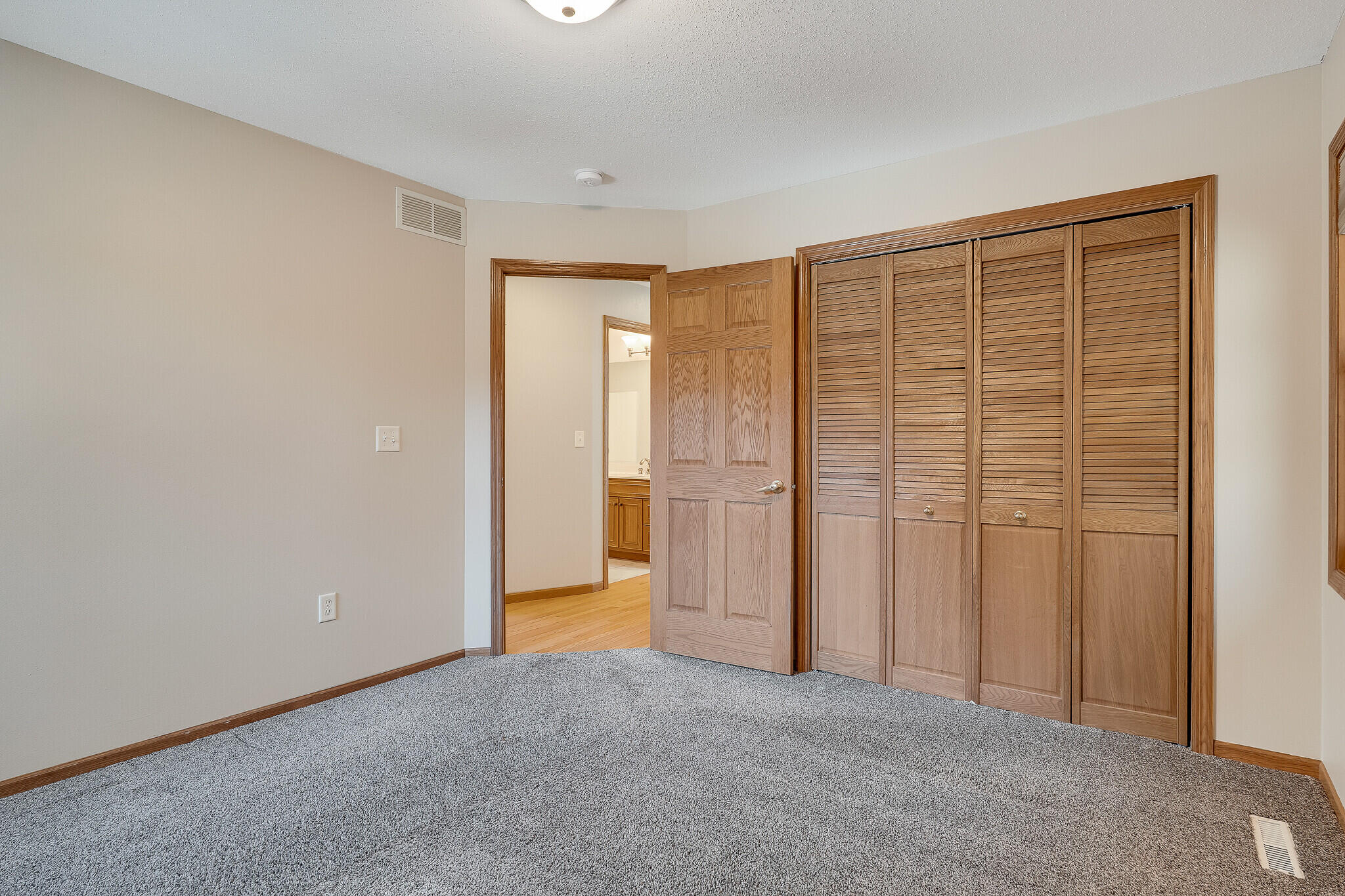 3223 Ebner Coulee Road Shelby, WI 54601 - Photo 16 of 40 Bedroom