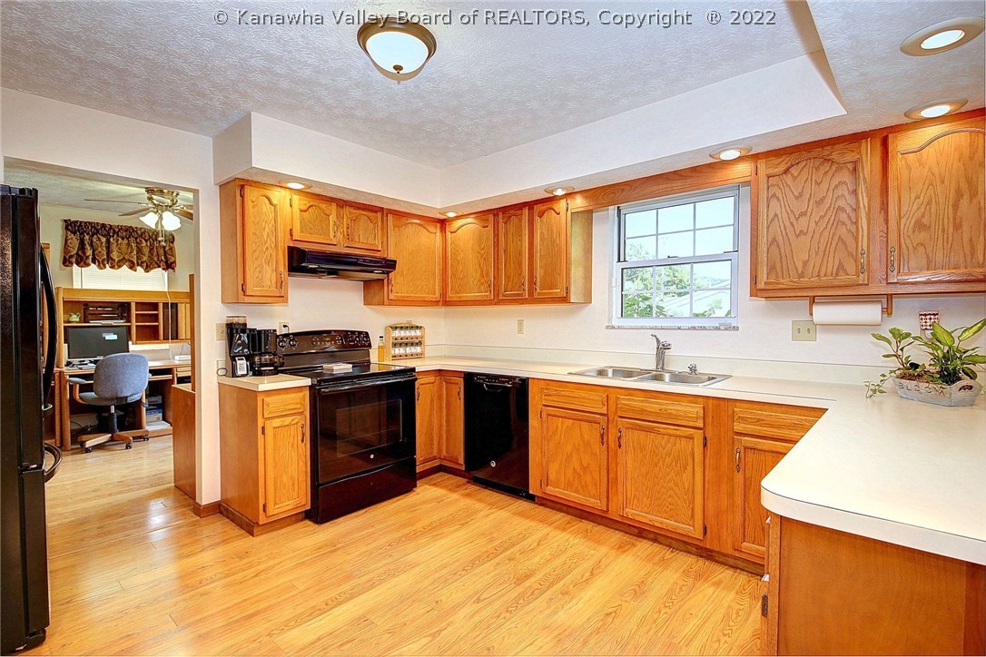 116 Woodbend Cove Winfield, WV 25213 - Photo 10 of 30 Gallery Image 10