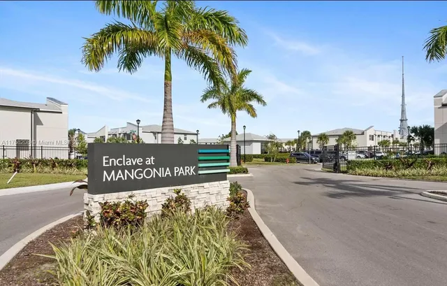 $415,000 | 5677 Mentmore Drive, Unit 5677, West Palm Beach, FL 33407