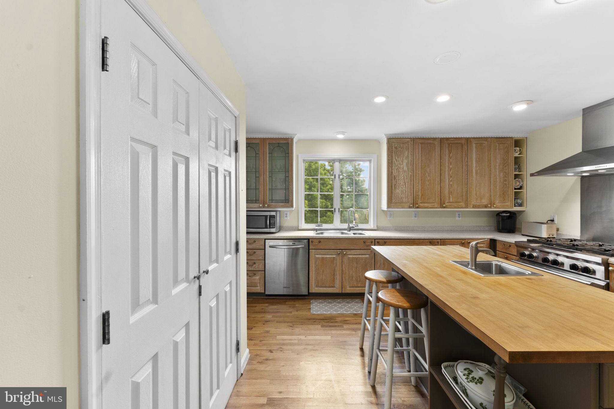 19725 Woodtrail Road Round Hill, VA 20141 - Photo 22 of 93