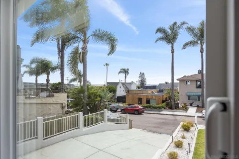 $2,799,000 | 2449 Manchester Avenue, Cardiff-by-the-Sea, CA 92007