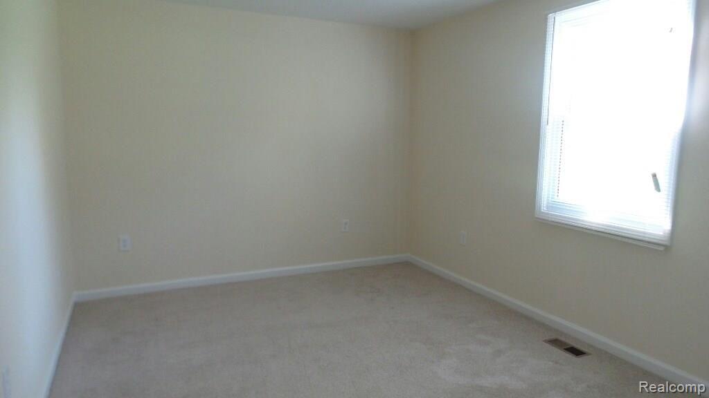 2864 St Clair Drive Rochester Hills, MI 48309 - Photo 13 of 21
