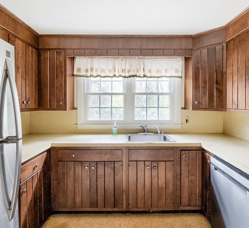 9 Fenimore Road Worcester, MA 01609 - Photo 12 of 41 Gallery Image 12