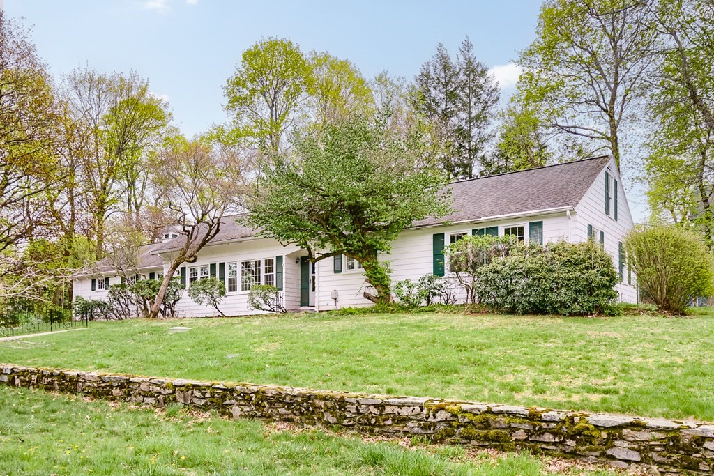 9 Fenimore Road Worcester, MA 01609 - Photo 2 of 41 Gallery Image 2