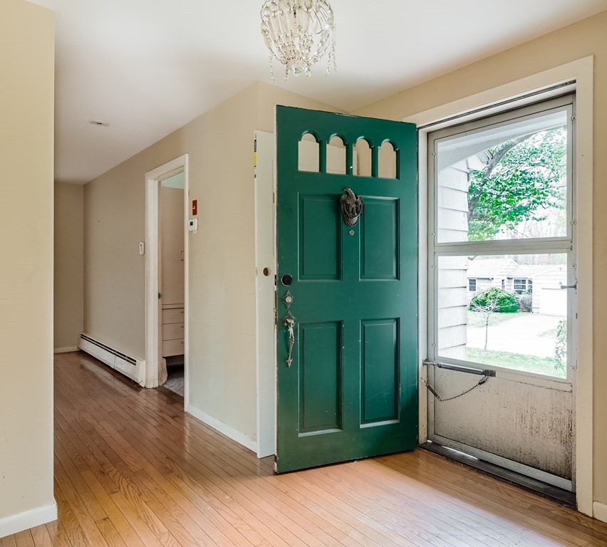 9 Fenimore Road Worcester, MA 01609 - Photo 3 of 41 Gallery Image 3