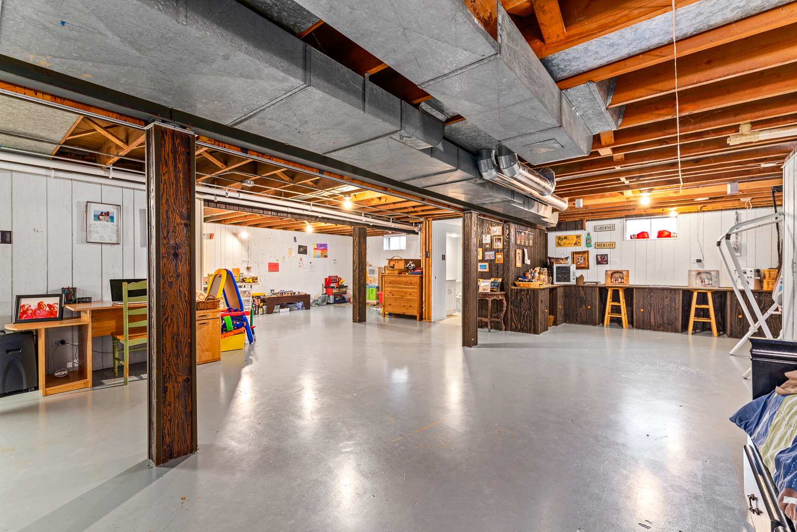 27W420 Manchester Road Winfield, IL 60190 - Photo 19 of 24 a view of a studio with wooden floor
