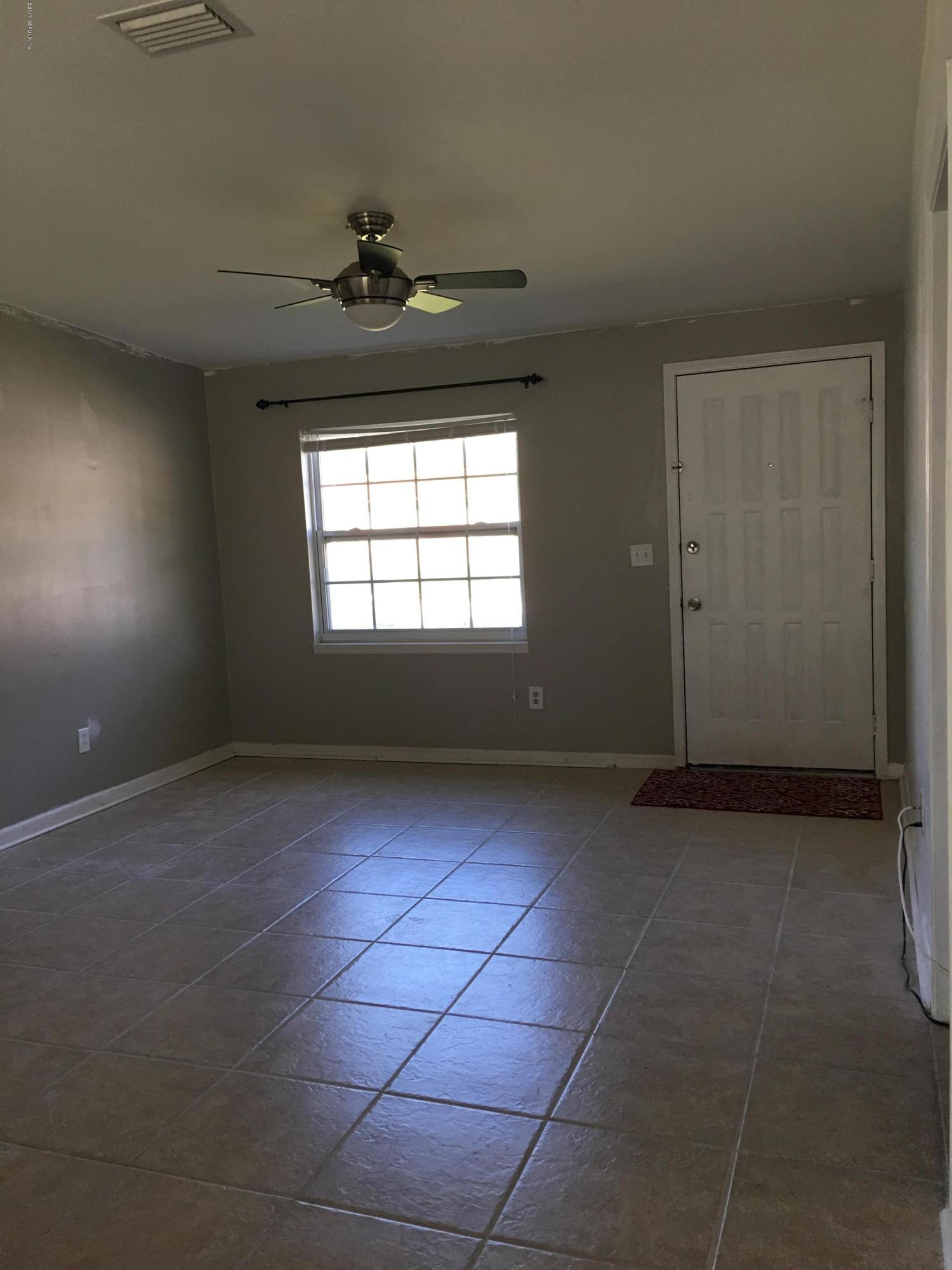 10746 Mareeba Road Jacksonville, FL 32246 - Photo 3 of 20 IMG_1901
