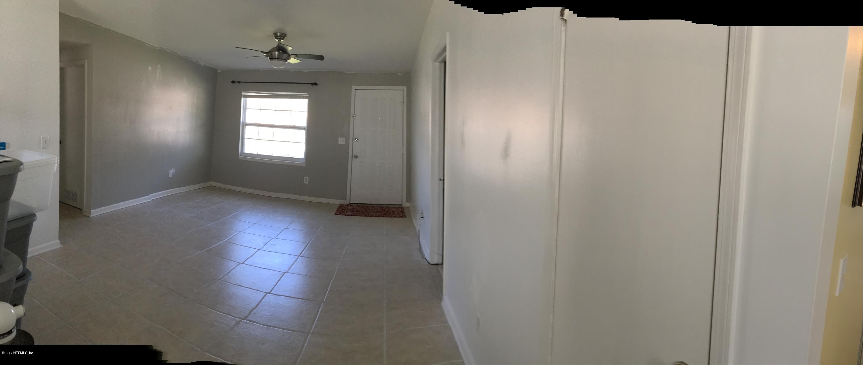 10746 Mareeba Road Jacksonville, FL 32246 - Photo 4 of 20 IMG_1902