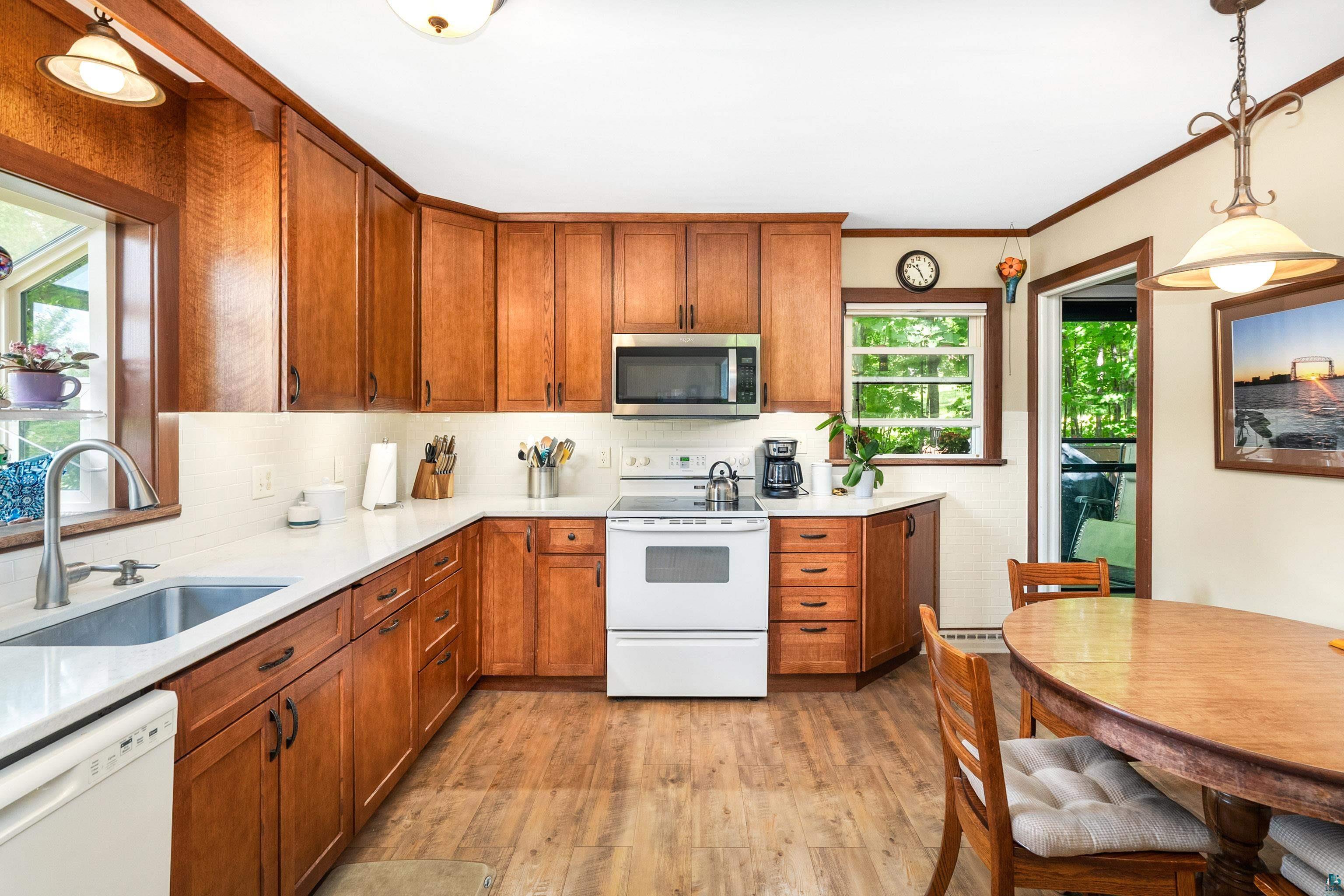 401 Snively Road Duluth, MN 55803 - Photo 8 of 46
