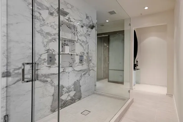 $4,950,000 | 1 Waterway Court, Unit 5B, The Woodlands, TX 77380