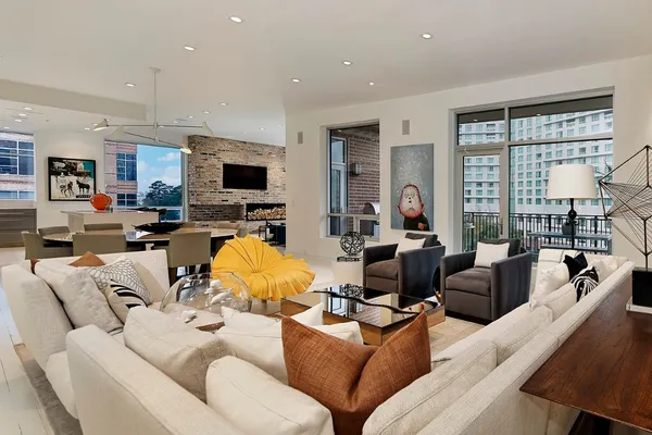 $4,950,000 | 1 Waterway Court, Unit 5B, The Woodlands, TX 77380