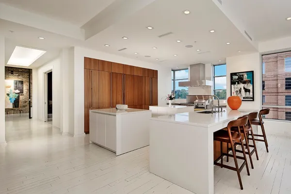 $4,950,000 | 1 Waterway Court, Unit 5B, The Woodlands, TX 77380