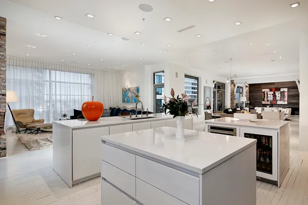 $4,950,000 | 1 Waterway Court, Unit 5B, The Woodlands, TX 77380