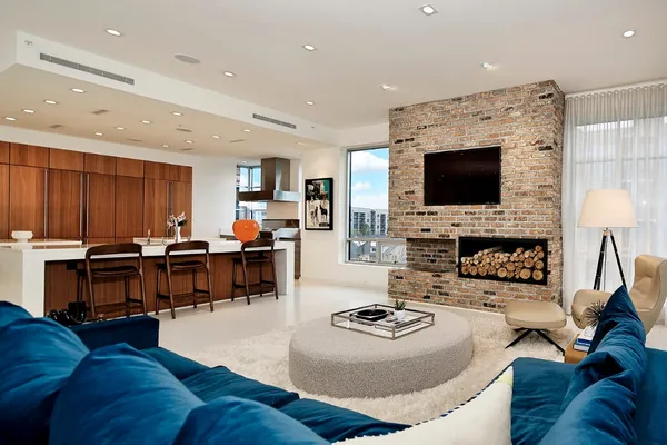 $4,950,000 | 1 Waterway Court, Unit 5B, The Woodlands, TX 77380