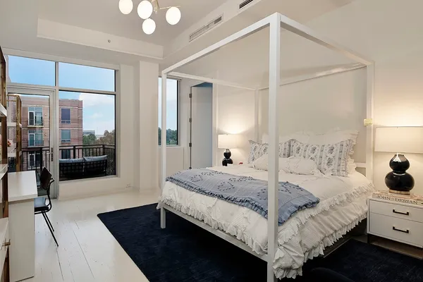 $4,950,000 | 1 Waterway Court, Unit 5B, The Woodlands, TX 77380
