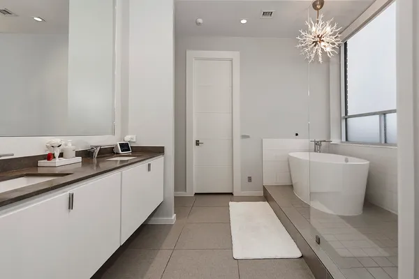 $4,950,000 | 1 Waterway Court, Unit 5B, The Woodlands, TX 77380
