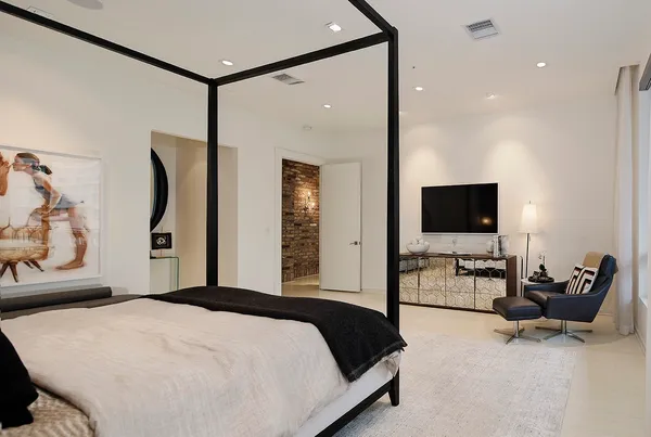 $4,950,000 | 1 Waterway Court, Unit 5B, The Woodlands, TX 77380