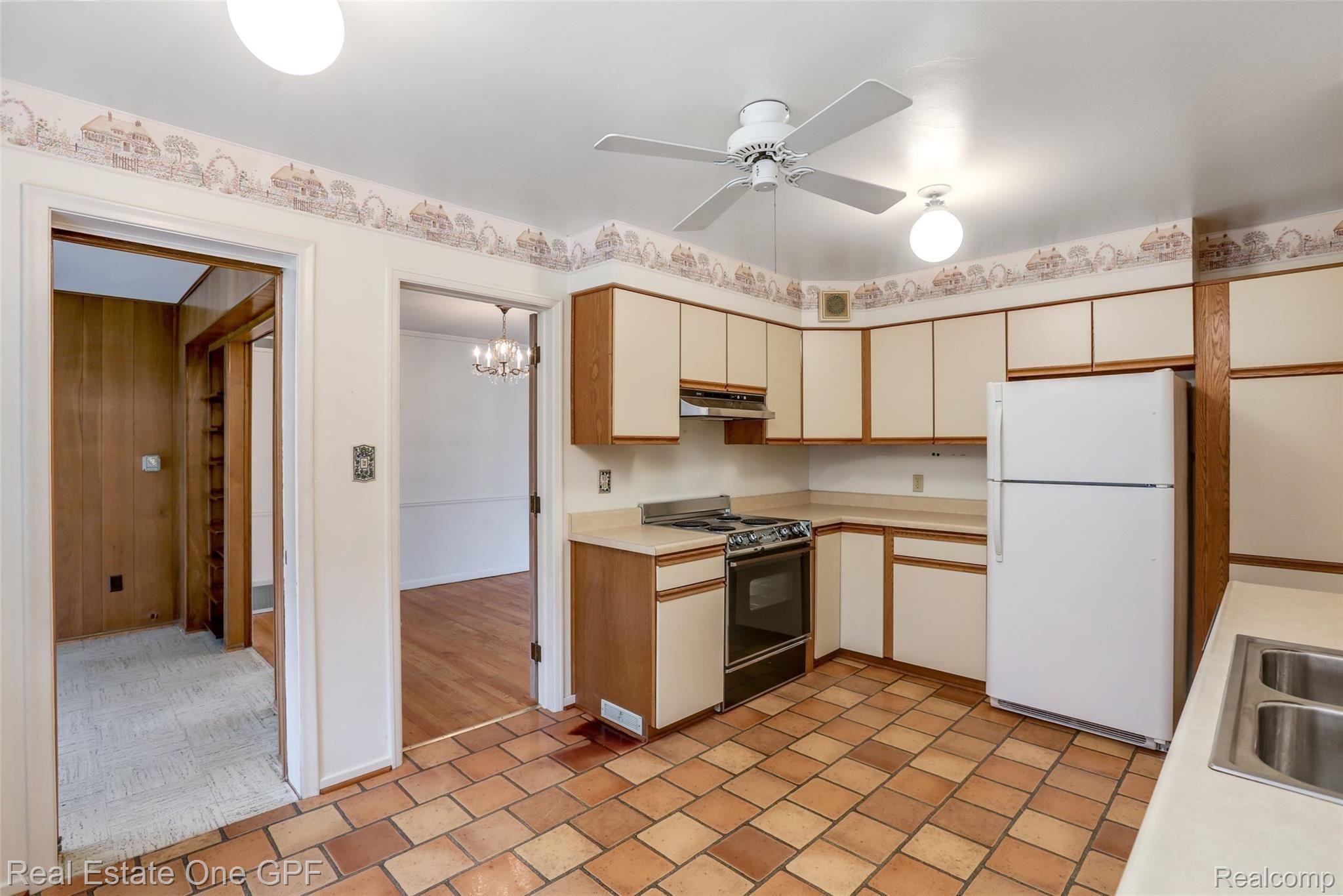457 Lexington Road Grosse Pointe, MI 48236 - Photo 10 of 26 10-print-457 Lexington Road0009.jpg