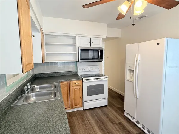 $2,195 | 1543 43rd Street South, St. Petersburg, FL 33711