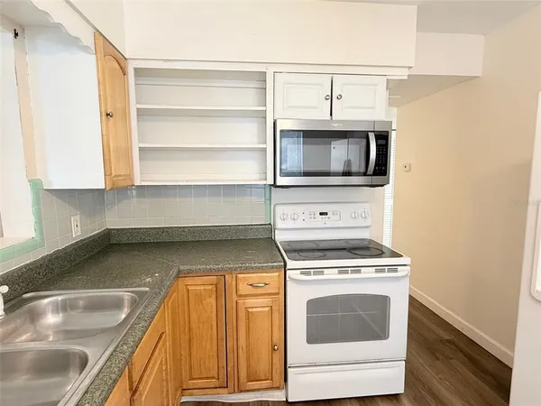 $2,195 | 1543 43rd Street South, St. Petersburg, FL 33711