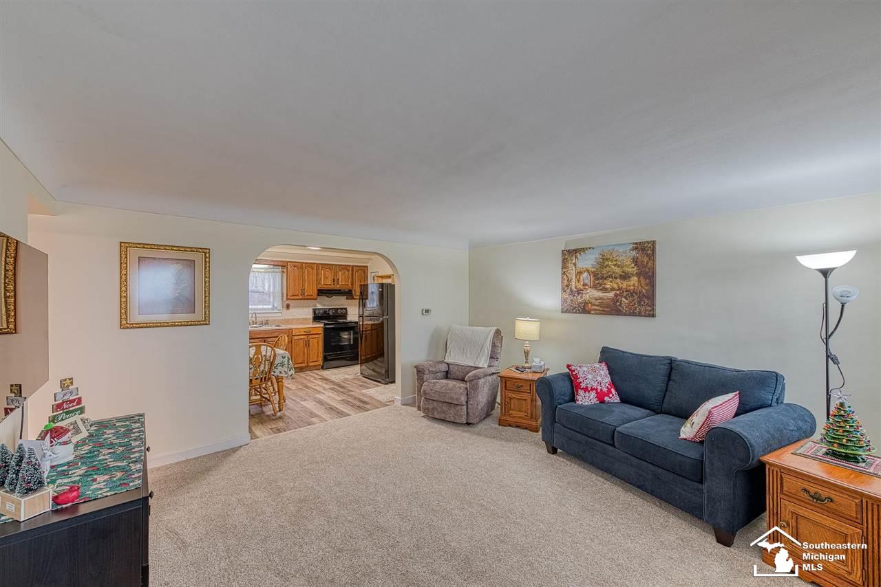 975 West Sigler Road Carleton, MI 48117 - Photo 7 of 39 Gallery Image 7
