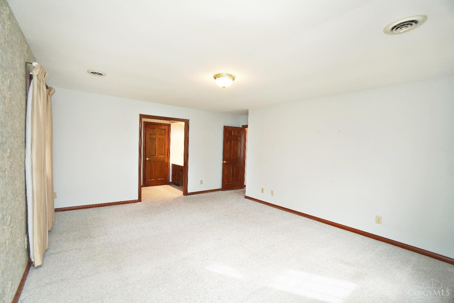 4412 Hubble Road Cincinnati, OH 45247 - Photo 21 of 47