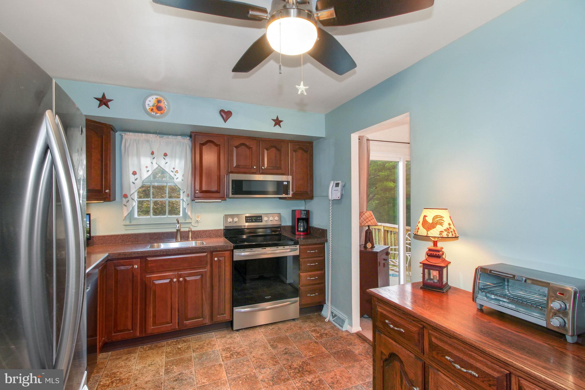 397 Ronsdale Road Sykesville, MD 21784 - Photo 3 of 27 upstairs kitchen with granite counters
