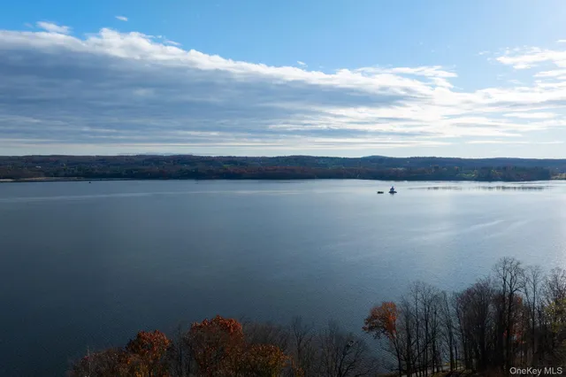 $449,000 | 5-and 7 Riverhill Court, Esopus, NY 12429