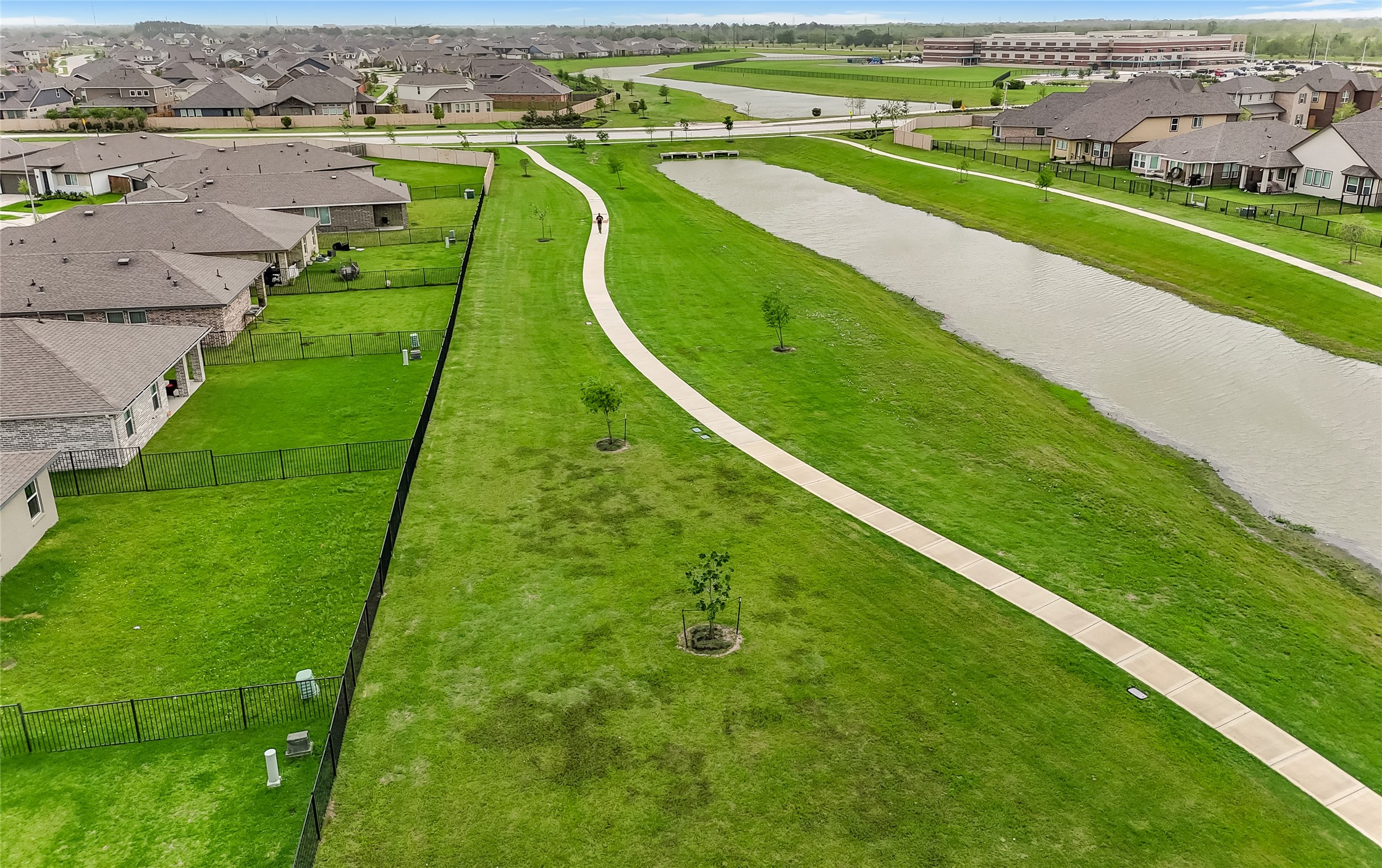 1514 Truckee River Drive Rosharon, TX 77583 - Photo 17 of 23 an aerial view of a football ground