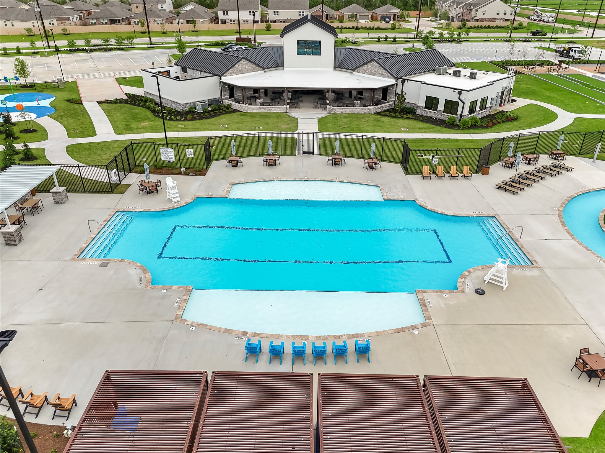 1514 Truckee River Drive Rosharon, TX 77583 - Photo 22 of 23 a room with lots of table and chairs