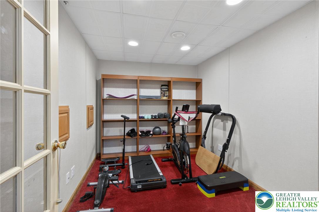 5016 Allen Drive Bethlehem, PA 18017 - Photo 38 of 43