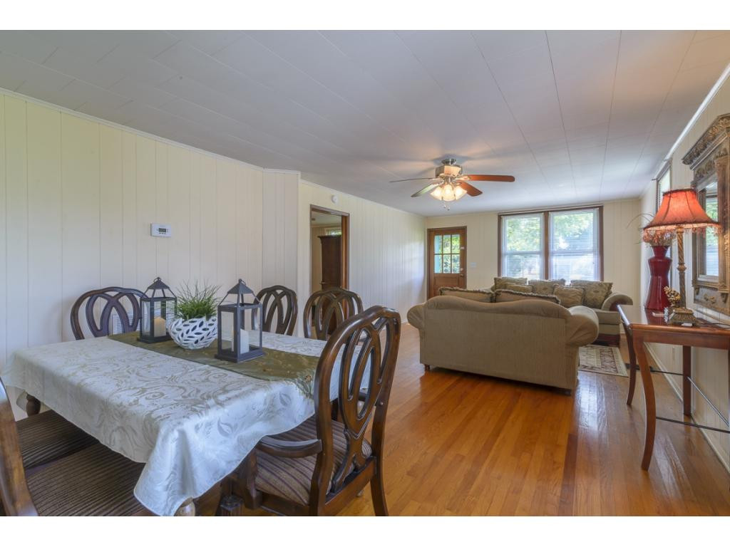 304 Maple Street Glade Spring, VA 24340 - Photo 8 of 28 Oak Hardwoods in DiningLiving