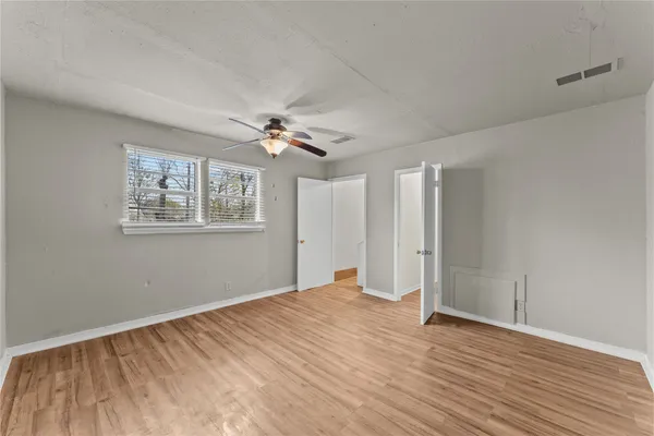 $1,300 | 25 2nd Avenue North, Texas City, TX 77590