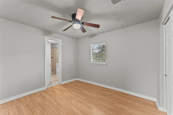 $1,300 | 25 2nd Avenue North, Texas City, TX 77590