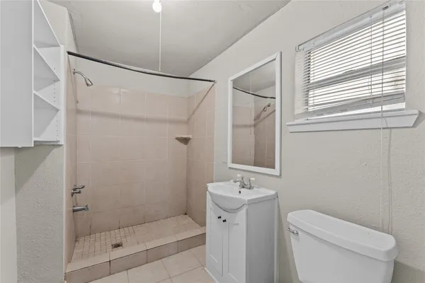 $1,200 | 25 2nd Avenue North, Texas City, TX 77590