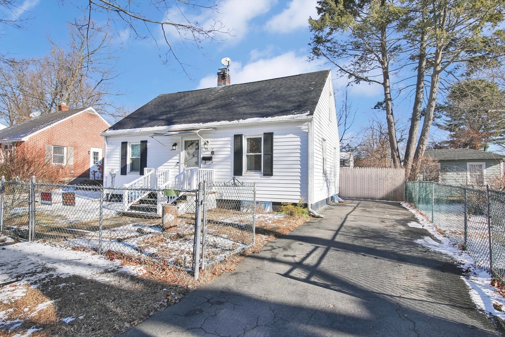 95 Leavitt Street Springfield, MA 01109 - Photo 1 of 28