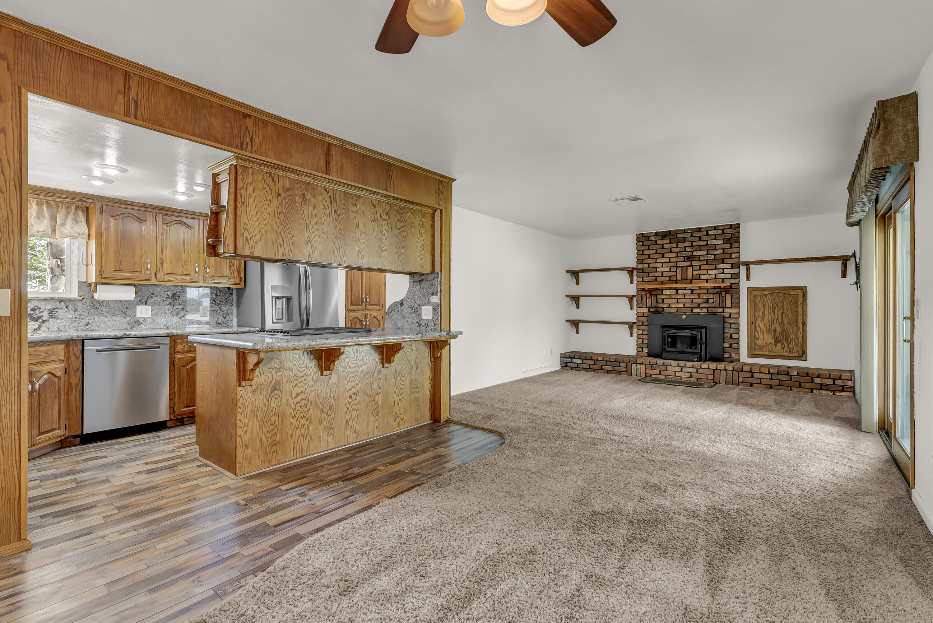 18002 320th Road Springville, CA 93265 - Photo 23 of 56 a view of kitchen with furniture and a ceiling fan