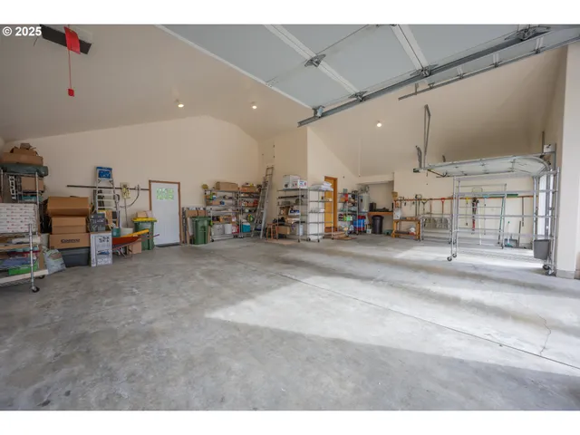 a view of a livingroom with furniture