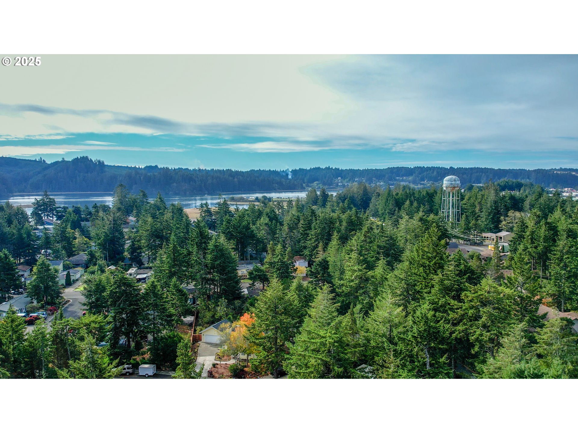 2184 13th Street Florence, OR 97439 - Photo 10 of 44 a open area with lots of green space