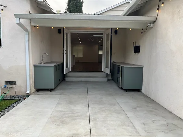 $6,000 | 4466 Sherman Oaks Circle, Sherman Oaks, CA 91403