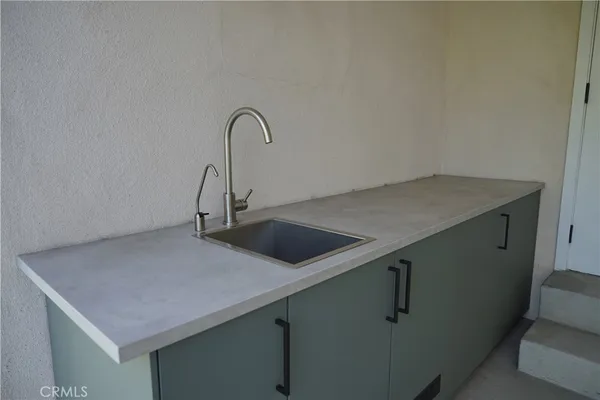 $6,000 | 4466 Sherman Oaks Circle, Sherman Oaks, CA 91403