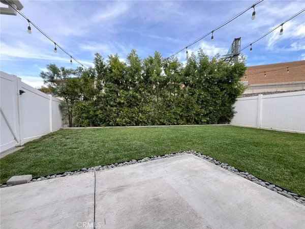 $6,000 | 4466 Sherman Oaks Circle, Sherman Oaks, CA 91403