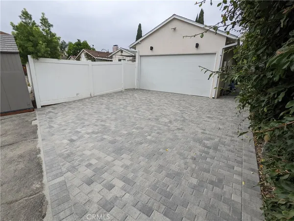 $6,000 | 4466 Sherman Oaks Circle, Sherman Oaks, CA 91403