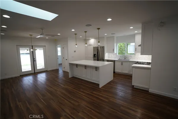 $6,000 | 4466 Sherman Oaks Circle, Sherman Oaks, CA 91403