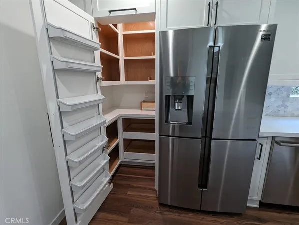 $6,000 | 4466 Sherman Oaks Circle, Sherman Oaks, CA 91403