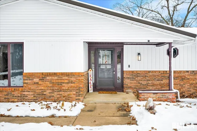 $349,900 | 753 Susan Drive, Knoxville, IL 61448
