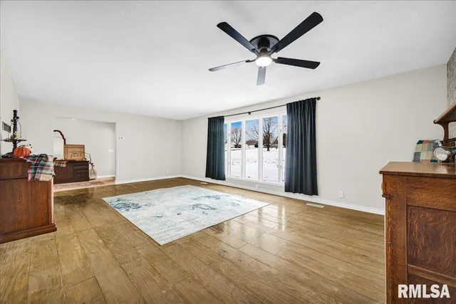 $349,900 | 753 Susan Drive, Knoxville, IL 61448